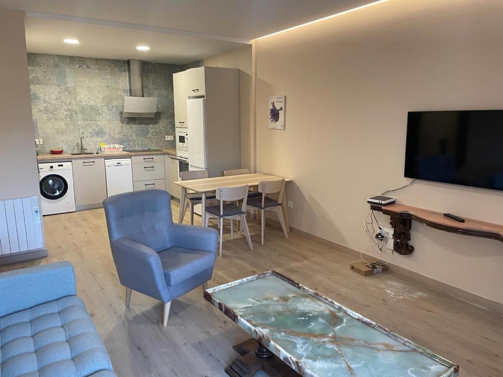 Apartamentos Gyc Vistas A Santo Domingo Leon Bagian luar foto